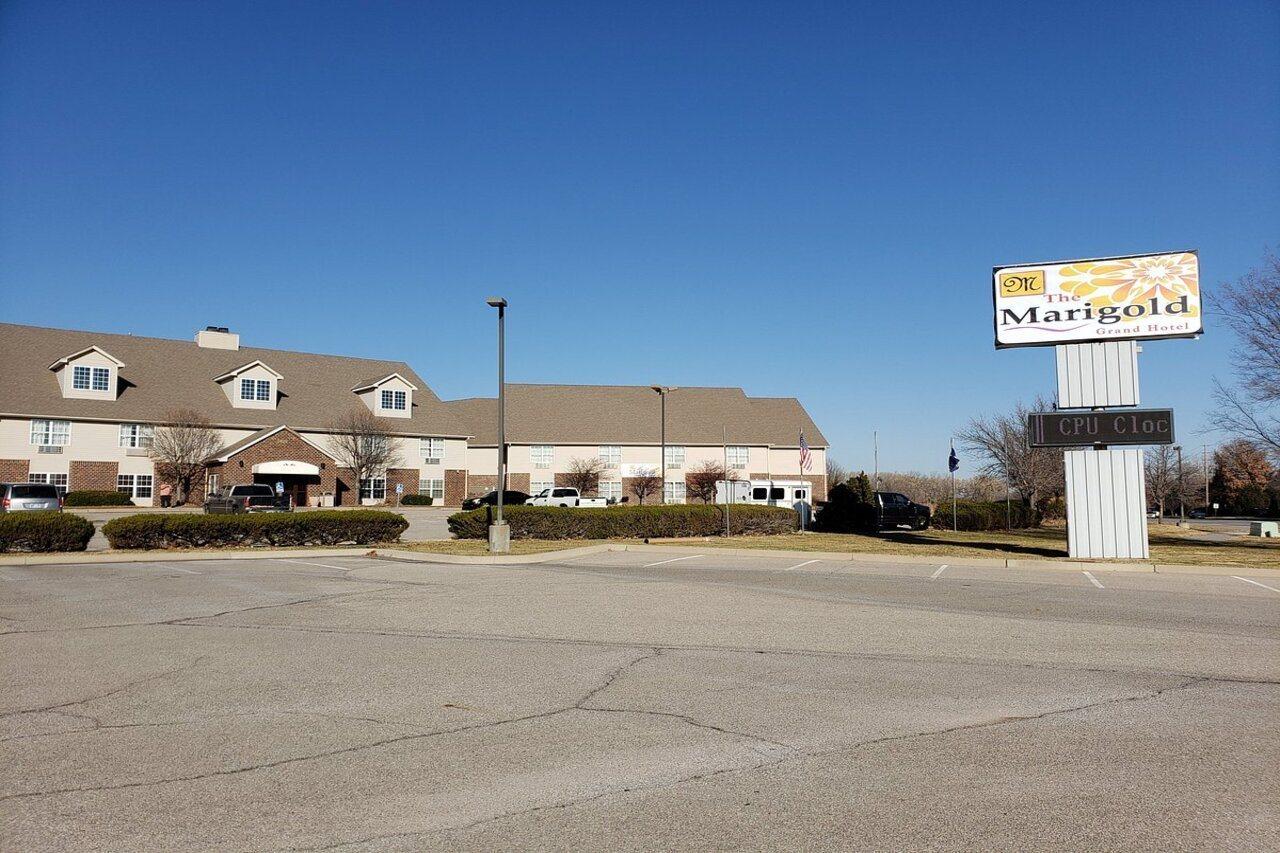 Wichita West Inn And Suites Exterior foto